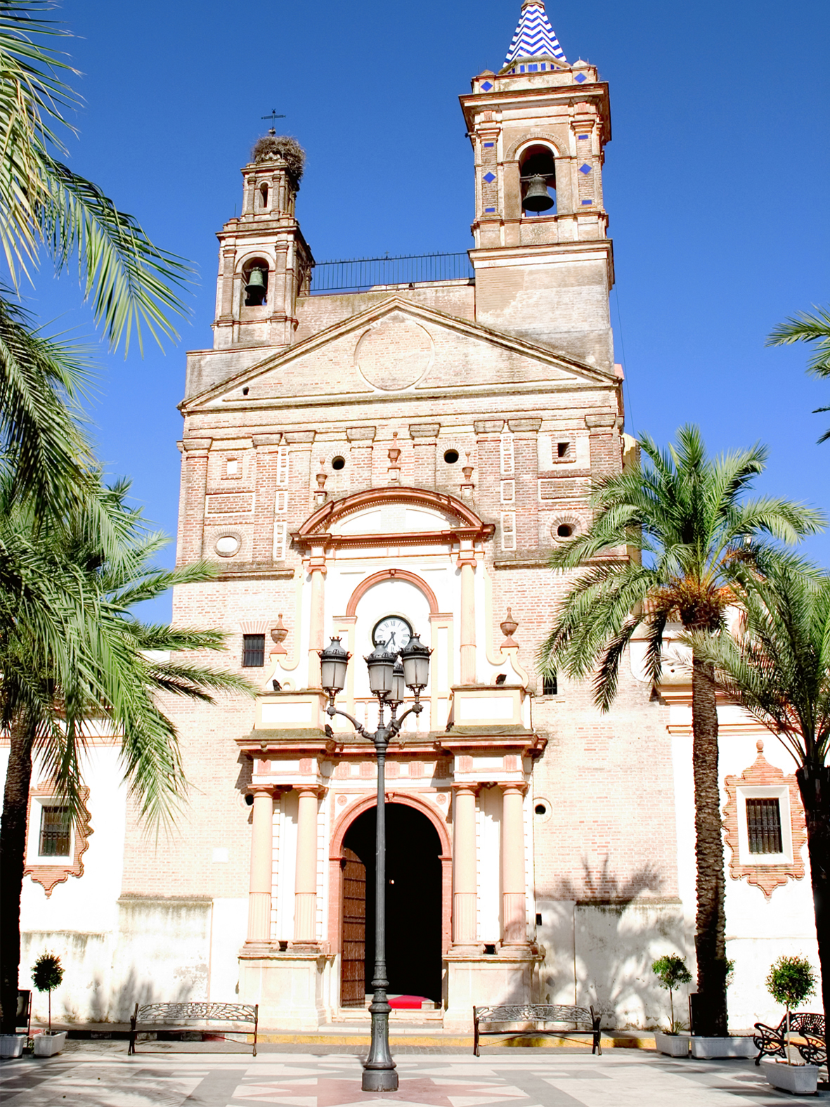 Iglesia principal del municipio de La Campana